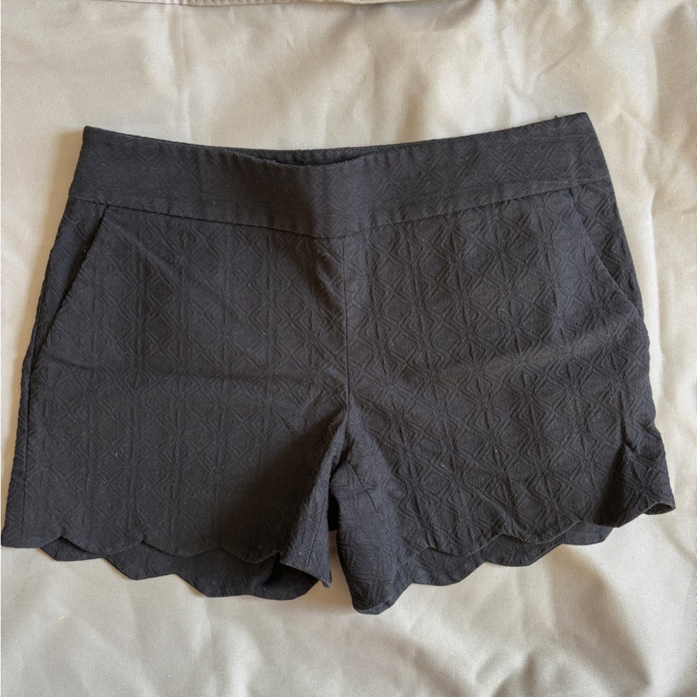 LOFT Riviera Textured Scallop Women's Shorts in Black